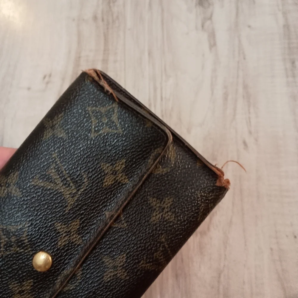 Louis Vuitton Monogram Logo Portefeuille Sarah Long Wallet